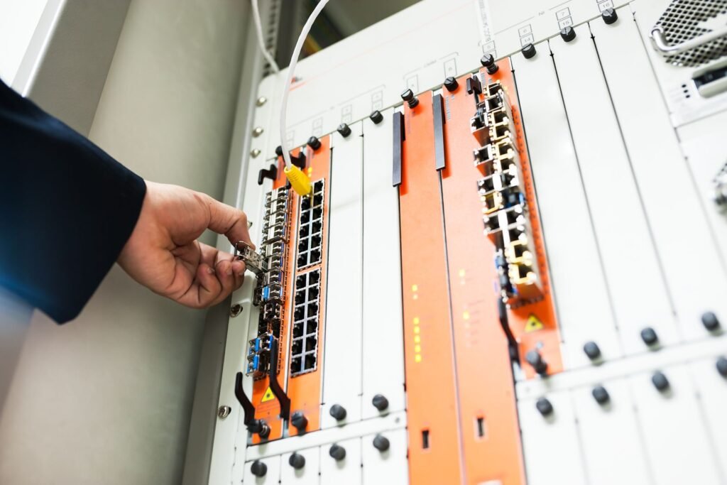 Engineer connecting modules in a core network switch